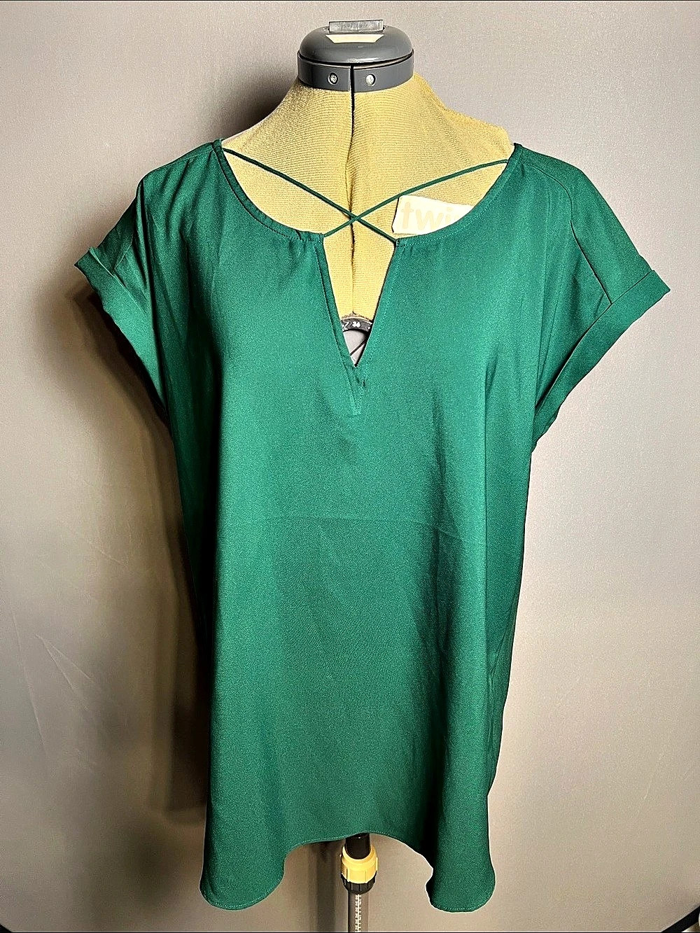 Express Women's L Green Tunic Top Short Sleeve V-Neck Keyhole